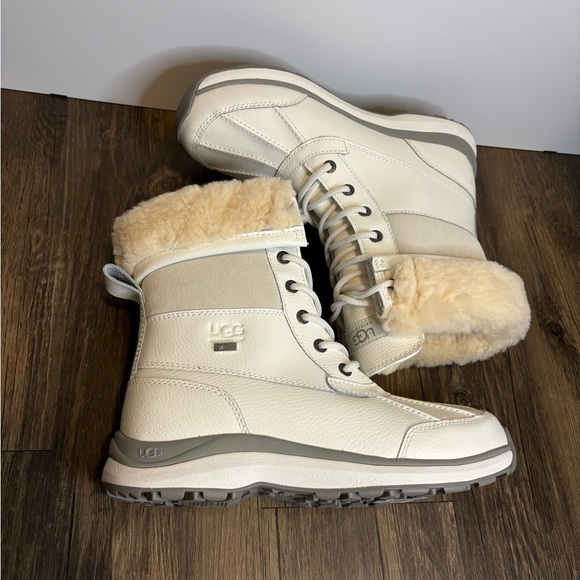 Ugg Australia Womens White Adirondack III Boots - Picture 2 of 7